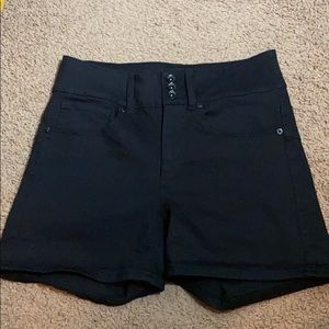 Hot topic shorts